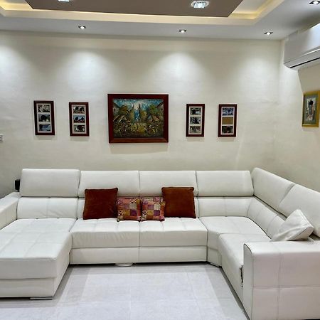 Sunrise Apt Near Beach Smarttv & Netflix Birzebbuga Exterior photo